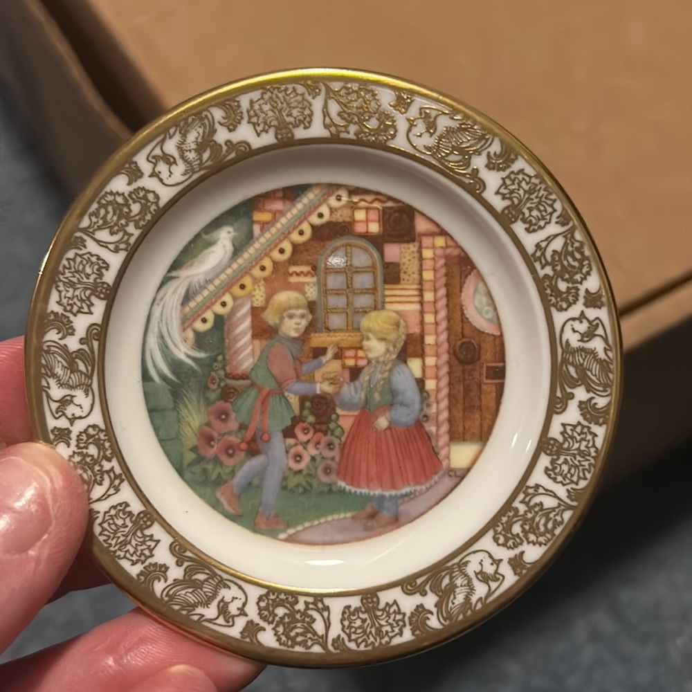 Franklin Porcelain plate. 3”. Hansel and Gretel